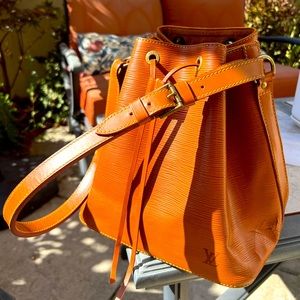 Louis Vuitton Epi Noi Bucket Bag - Cipango Gold / Pre Owned